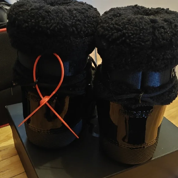 RUDSAK Kids Black Textured Boots - Picture 5 of 16